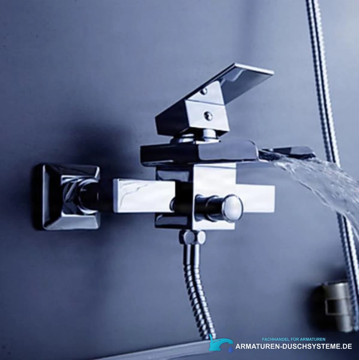 Wandarmatur für die Badewanne mit Wasserfallauslauf SK3542 in poliertem Chrom